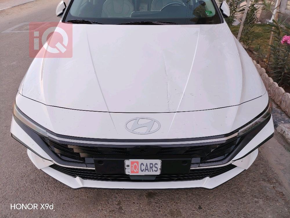 هیوندای ئەلەنترا